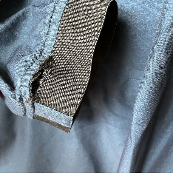 Theory Navy Blue Rain Jacket - size L - Picture 7 of 12